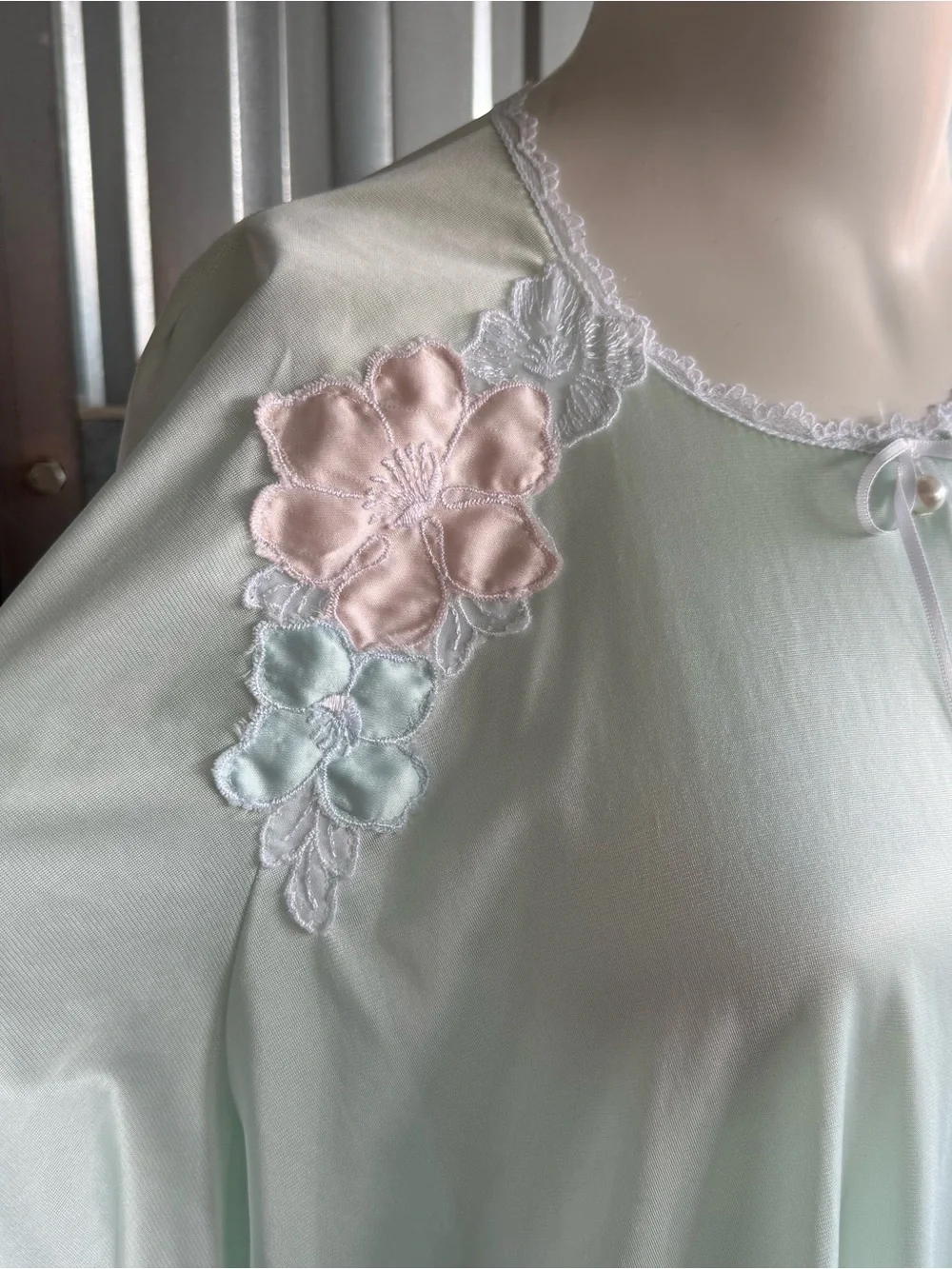 Vintage Mint Green House Dress Nightgown Floral Applique Pockets Lounge Dress - Picture 4 of 7